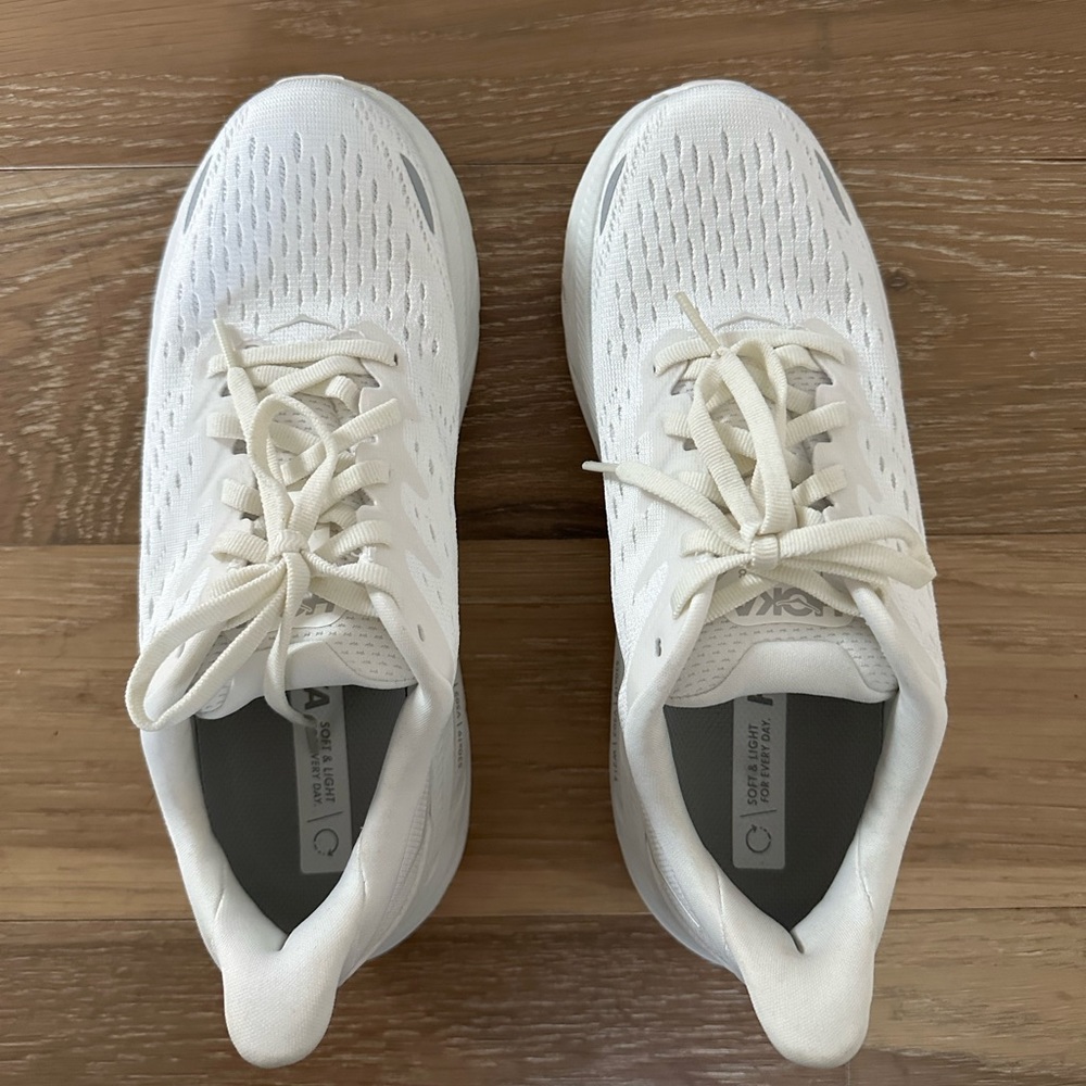 Hoka One Clifton 8 6.5 Running Shoe